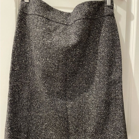 Banana Republic tweed pencil skirt from the madmen collection. Size 12 -NWOT - Picture 2 of 9